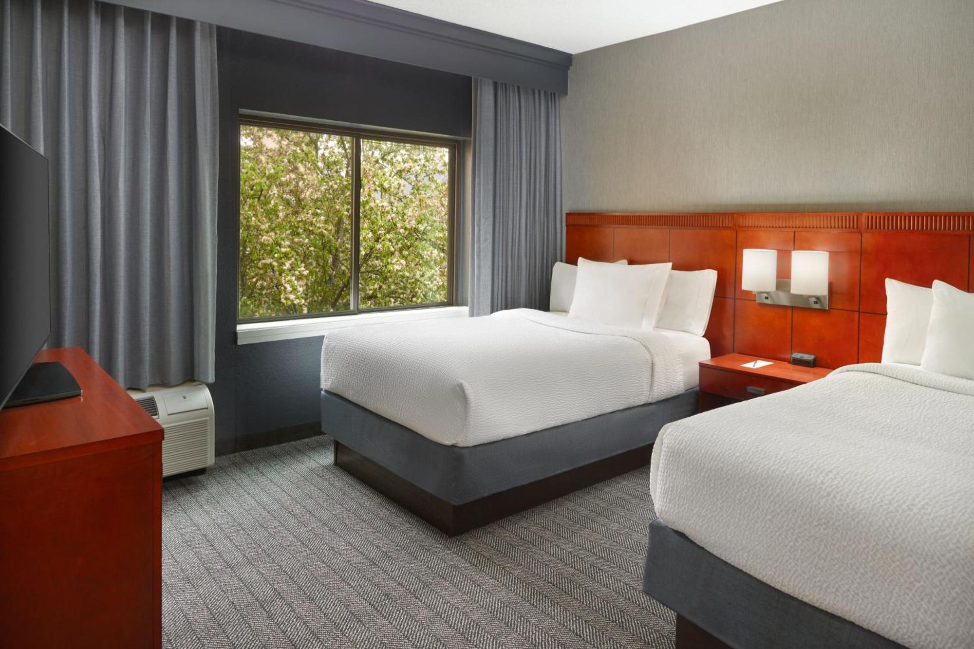 Courtyard By Marriott Charlottesville Exterior photo
