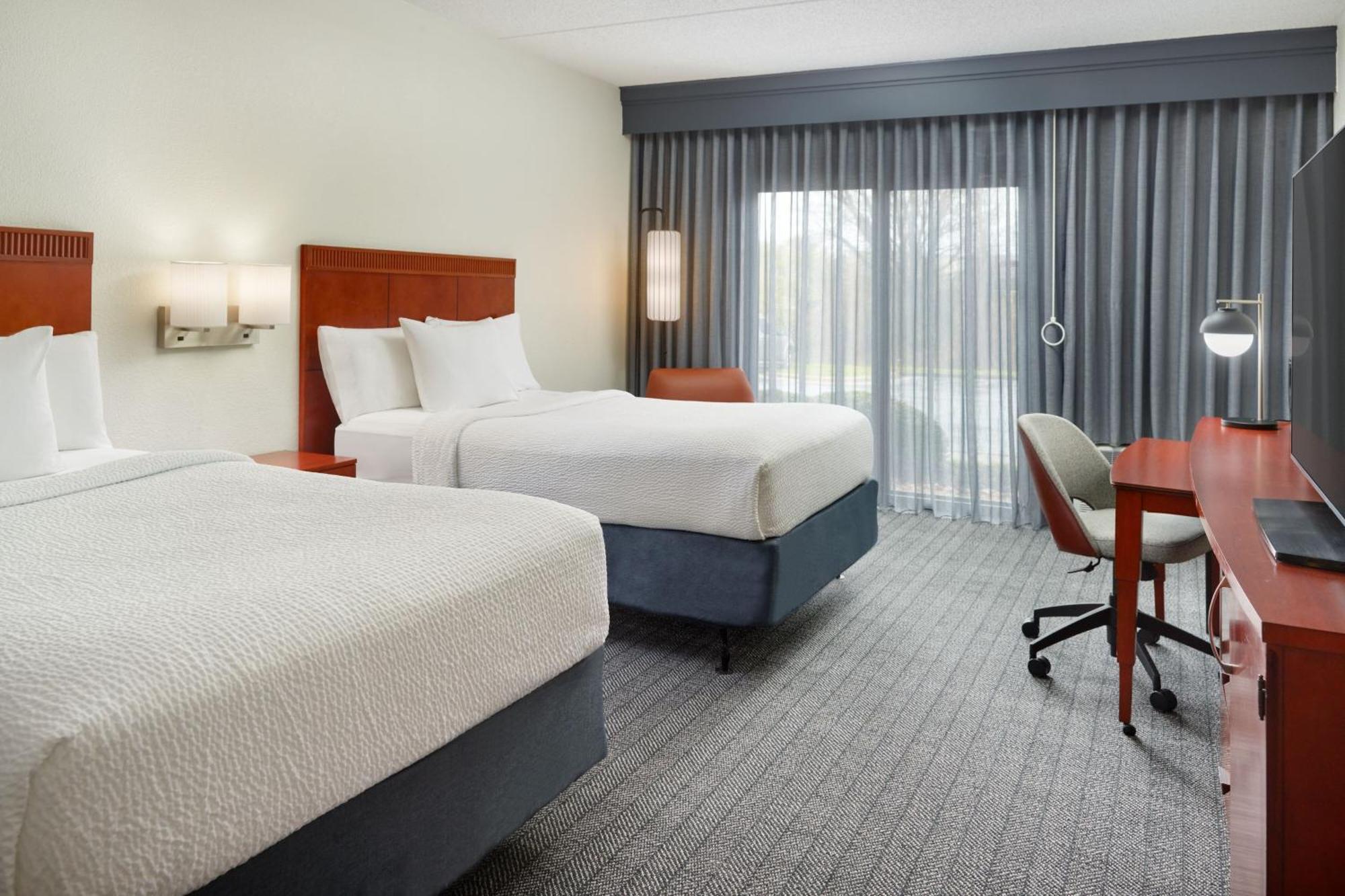 Courtyard By Marriott Charlottesville Exterior photo