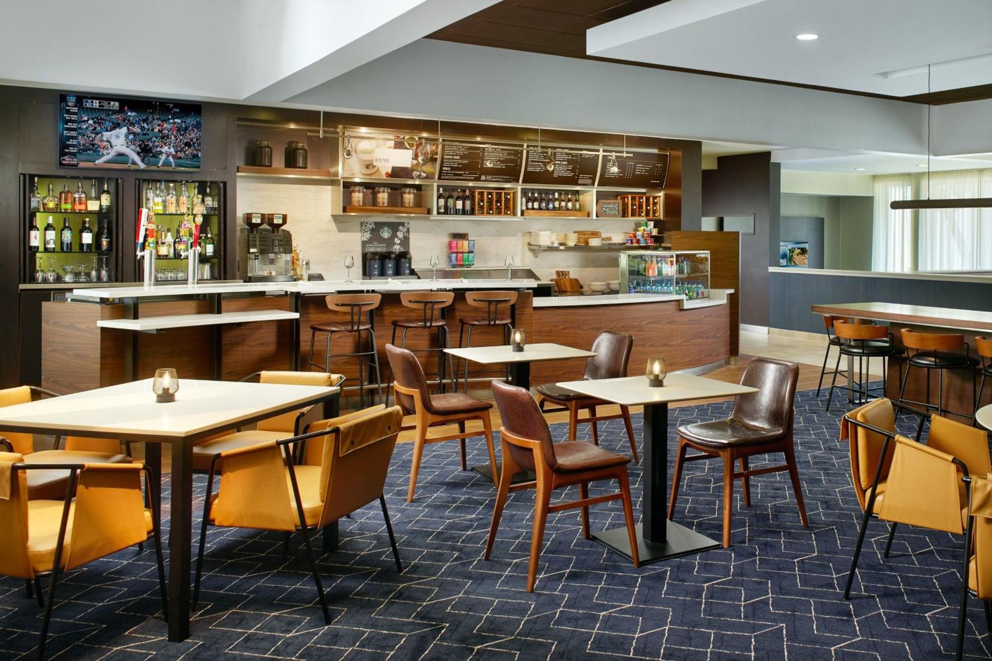 Courtyard By Marriott Charlottesville Exterior photo