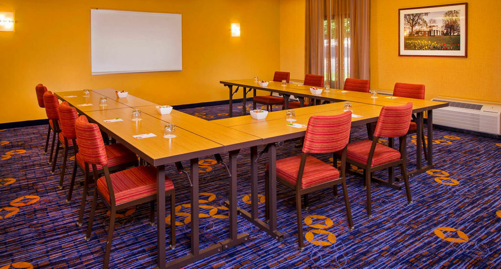 Courtyard By Marriott Charlottesville Exterior photo